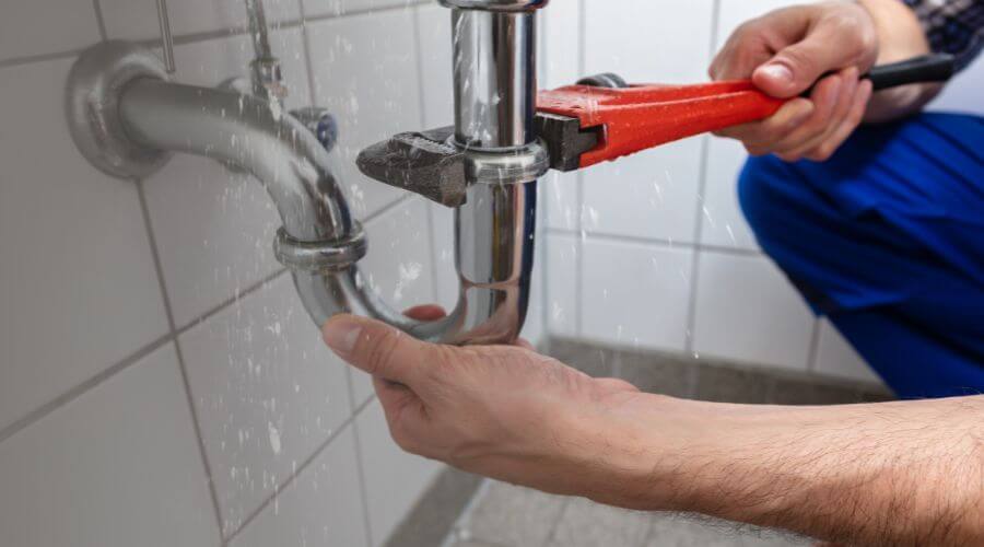 Expert burst pipe repair services in Bradgate, IA